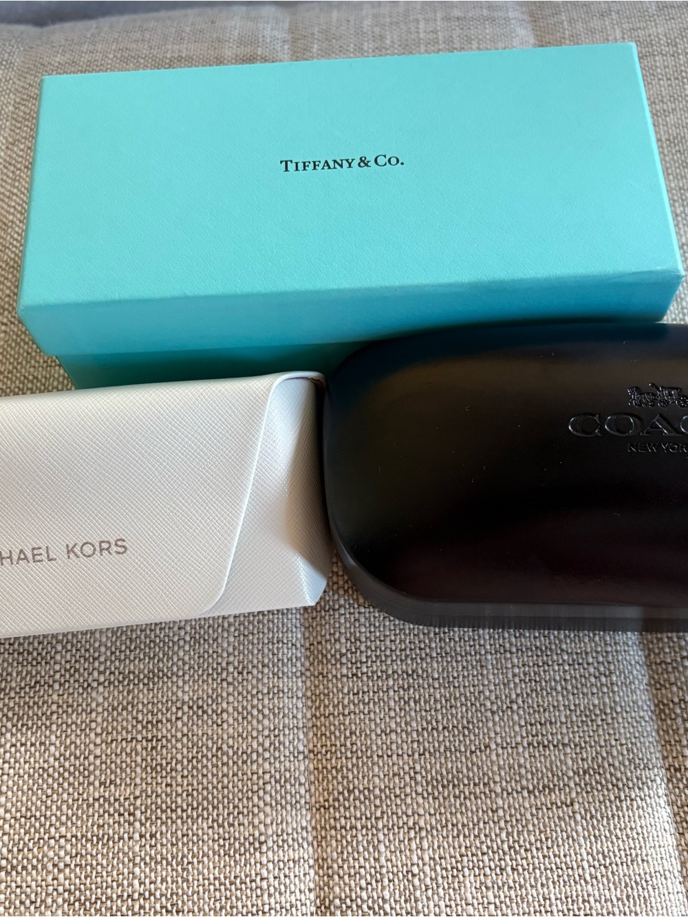 SUNGLASSES CASSES BRAND NEW